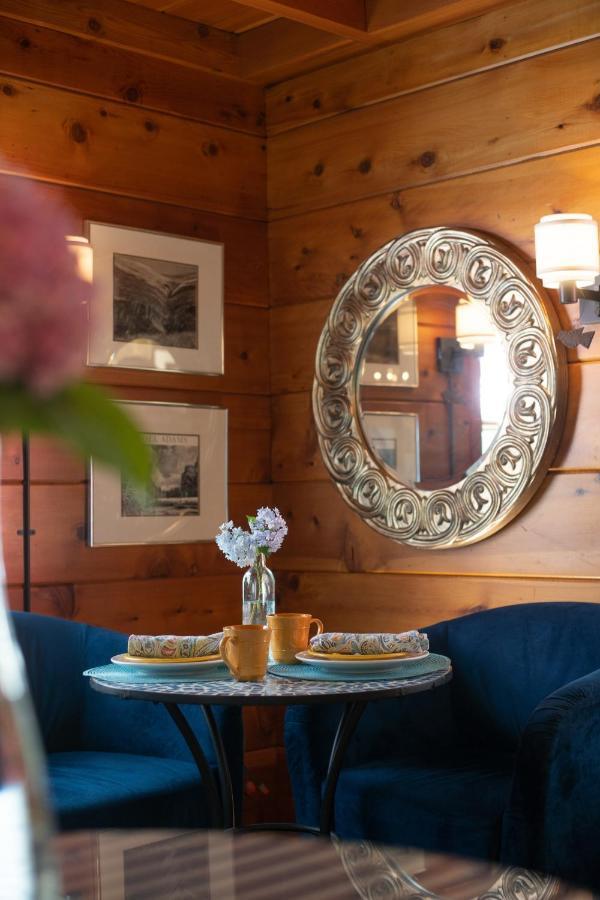 Elliott House Boutique Inn Шейвър Лейк Екстериор снимка